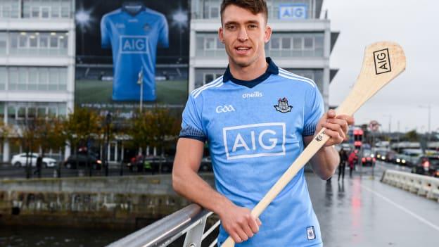 Dublin star Chris Crummey was on hand today to help Dublin GAA and sponsors AIG Insurance to officially launch the new Dublin jersey at AIG’s head office in Dublin. 