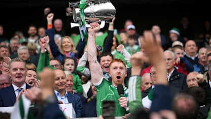 Cluiche Ceannais Iomána na Mumhan: Luimneach 1-21 Corcaigh 2-17