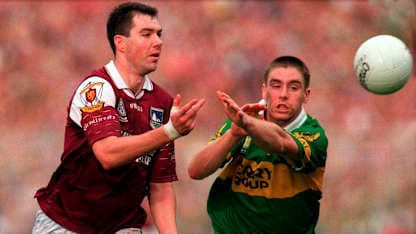 Cuimhní Cinn Chomórtas Peile na Gaeltachta – Seán Ó Domhnaill