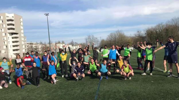 24 youths ranging from refugee backgrounds to socially deprived backgrounds were offered the opportunity to discover Gaelic football by Rennes GAA club.