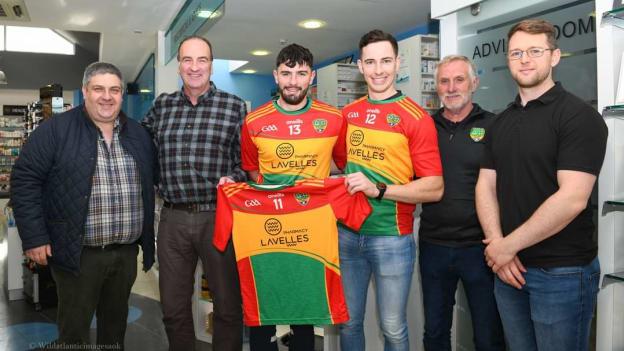 Damian Lavelle of Lavelle's Pharmacy presenting a set of jerseys to Northern Gaels. Pictured L to R - Pat Murphy, Damian Lavelle, Niall McDonnell, Tommy Clarke, Micheal Collins, and Niall Burns.