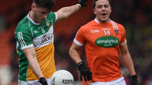 Eoin Ó Cearúill ag tabhairt faoi scór in aghaidh Ard Mhacha sa tSraith Náisiúnta i 2017