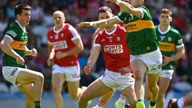 Paudie Clifford, Kerry, and Maurice Shanley, Cork, in action at Páirc Uí Chaoimh. Photo by Eóin Noonan/Sportsfile