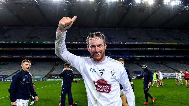 Bliain mhór roimh Chill Dara i gCorn Sheosaimh Mhic Dhonncha