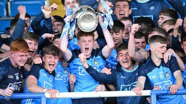 Dublin captain Cillian Emmett lifts the Murray Cup. Photo by Piaras Ó Mídheach/Sportsfile