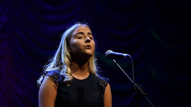 Aoife Nic Thréinir, Cluain Daimh, An Dún, agus í ag glacadh páirte i mBabhtaí Ceannais Scór na nÓg i 2019