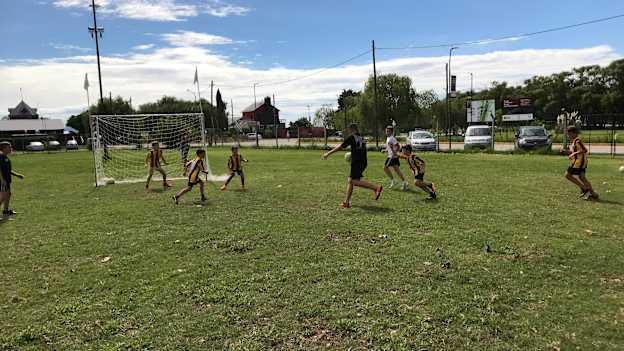 San Isidro Gaelico family training session