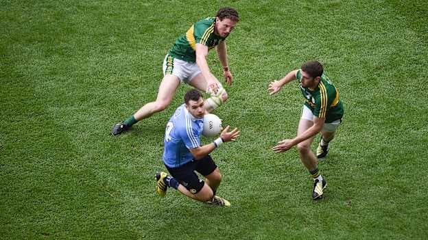 Kevin McManamon of Dublin in action against Tadhg Morley, left, and Killian Young of Kerry during the GAA Football All-Ireland Senior Championship Semi-Final game between Dublin and Kerry at Croke Park in Dublin. Photo by Daire Brennan/Sportsfile.
