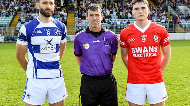 Referee Paud O'Dwyer with Tinryland captain Shane Redmond and Éire Óg captain Jordan Morrissey before the 2023 Carlow SFC Final. Photo by Matt Browne/Sportsfile