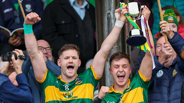 Comhchaptaein bhuacacha Chlann na nGael, Daragh Griffen agus Paul Tuite. Grianghraf a bhuíochas le Paula Greif