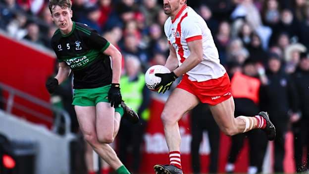 Brian Ó Beaglaoich of An Ghaeltacht in action against Luke Kelly of Sallins during the AIB GAA Football All-Ireland Intermediate Club Championship semi-final match between An Ghaeltacht of Kerry and Sallins of Kildare at SuperValu Páirc Uí Chaoimh in Cork. Photo by Piaras Ó Mídheach/Sportsfile.