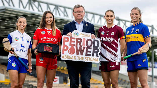 Left to right, Camogie players Lorraine Bray (Waterford), Saoirse McCarthy (Cork), Carrie Dolan (Galway), and Mairéad Eviston pictured with Uachtarán an Chumainn Camógaíochta, Brian Molloy, at the launch of the 'Period Power' campaign. 