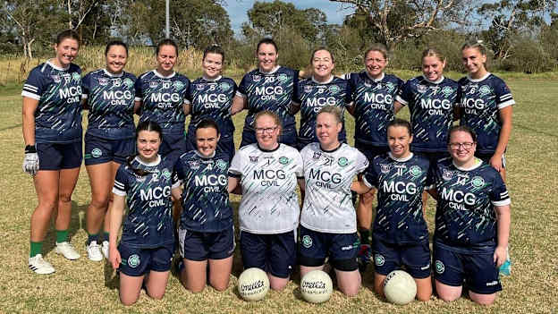 The Young Melbourne LGFA team that competed at the Victorian 7s tournament. 