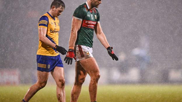 Aidan O'Shea, Mayo, and Brian Stack, Roscommon, in Allianz Football League action. Photo by Piaras Ó Mídheach/Sportsfile