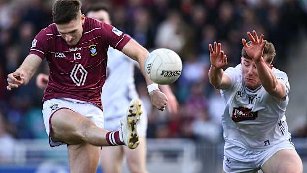 Robbie Forde, Westmeath, and Colm Dalton, Kildare, in Leinster SFC action. Photo by Piaras Ó Mídheach/Sportsfile
