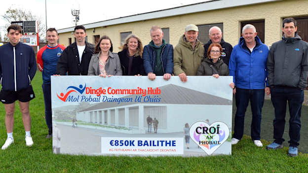 Left to Right: Conor Geaney (Dingle & Kerry Player), Tom O’Sullivan (Dingle & Kerry Player), Dylan Geaney (Dingle & Kerry Player), Doireann Ní Mhuircheartaigh (Mícheál Ó Muircheartaigh's daughter), Máire Ní Mhuircheartaigh (Mícheál Ó Muircheartaigh's niece), Tadhg Ó Muircheartaigh (Mícheál Ó Muircheartaigh's nephew), Éamonn Ó Muircheartaigh (Mícheál Ó Muircheartaigh's son), Margie Lynch (Member of Infrastructure Committee), Seán Ó Súilleabháin (Chairman of CLG Daingean Uí Chúis & Member of Infrastructure Committee), Ronan McCarthy (Vice Chairman of CLG Daingean Uí Chúis & Member of Infrastructure Committee), Paddy Curran (Member of Infrastructure Committee)