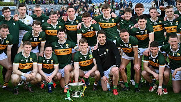 Kerry players pictured with Corn Mhíchíl Uí Mhuircheartaigh following the 2025 Allianz Football League Final. Photo by Piaras Ó Mídheach/Sportsfile