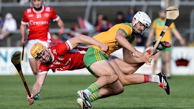 Aidan McCarthy of Inagh Kilnamona in action against Rian Mulcahy of Éire Óg during the Clare County Senior Club Hurling Championship semi-final match between Inagh-Kilnamona and Eire Og at Zimmer Biomet Páirc Chíosóg in Ennis, Clare. Photo by John Sheridan/Sportsfile.