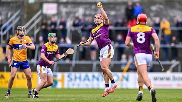 Lee Chin of Wexford wins possession during the Allianz Hurling League Division 1B match between Clare and Wexford at Zimmer Biomet Páirc Chíosóg in Ennis, Clare. Photo by Piaras Ó Mídheach/Sportsfile.