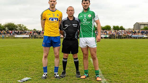 Referee Eddie Kinsella with captains, Niall Carty, Roscommon, and Martin Carroll, London, before a 2015 Connacht SFC game in Ruislip. Photo by Piaras Ó Mídheach/Sportsfile