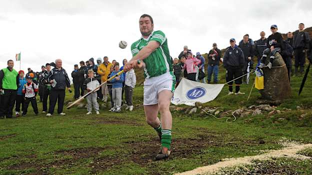 Oran club-man, Jerry Fallon, pictured on his way to winning the 2009 M Donnelly Poc Fada. Annaverna Mountains, Dundalk, Co. Louth. Picture credit: Pat Murphy / SPORTSFILE