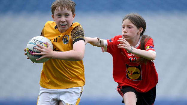 Bhí an-chluiche idir Cárna Caiseal agus Béal Átha an Ghaorthaidh ag na GAAgaeilge Go Games
