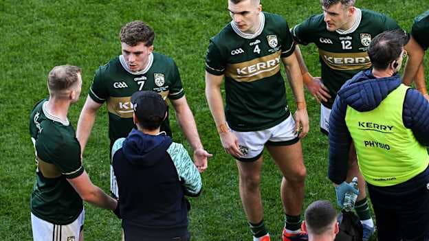 Kerry manager Jack O'Connor speaks to his team at half-time of the Allianz Football League Division 1 final match between Kerry and Donegal at Croke Park in Dublin. Photo by Ramsey Cardy/Sportsfile.