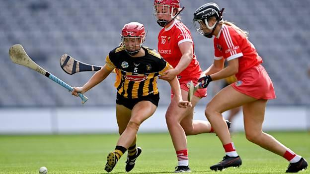 Kellyann Doyle, Kilkenny, and Chloe Sigerson and Laura Treacy, Cork, in action during the 2021 All-Ireland Senior Camogie Championship Semi-Final at Croke Park. Photo by Piaras Ó Mídheach/Sportsfile