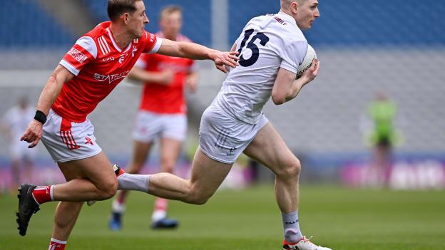 Daniel Flynn, Kildare, and Anthony Williams, Louth, in Leinster SFC action. Photo by Piaras Ó Mídheach/Sportsfile