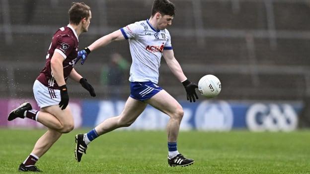 Stephen O’Hanlon, Monaghan, and Johnny McGrath, Galway, in All-Ireland SFC action at Pearse Stadium. Photo by Piaras Ó Mídheach/Sportsfile
