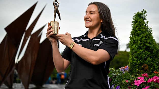 PwC GPA Player of the Month for August in ladies’ football, Ailbhe Clancy of Leitrim, with her award at Eyre Square in Galway. Photo by Sam Barnes/Sportsfile