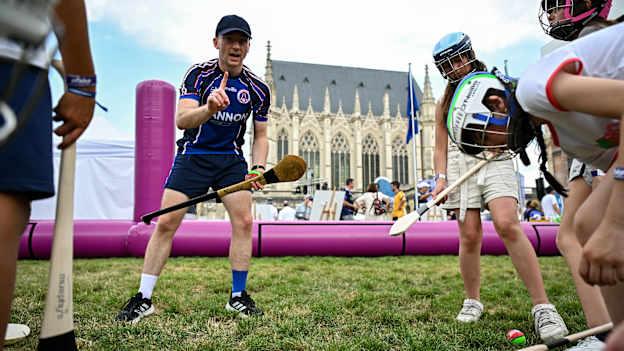 Paris Gaels' Naoise Greene coaching attendees at Fesport Festival at the Cháteau de Vincennes during the 2024 Paris Summer Olympic Games. Photo by Sam Barnes/Sportsfile