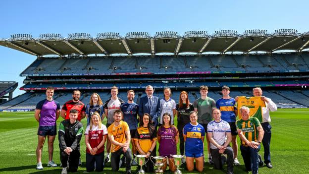 Baill de chuid de bhfoirne Gaeltachta ag seoladh náisiúnta Chomórtas Peile na Gaeltachta i bPáirc an Chrócaigh anuraidh