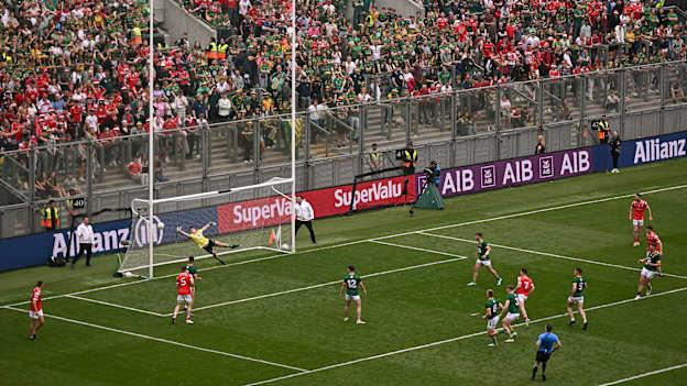 Craig Lennon of Louth, 7, scores his side's third goal past Meath goalkeeper Billy Hogan during the Leinster GAA Football Senior Championship final match between Louth and Meath at Croke Park in Dublin. Photo by Ben McShane/Sportsfile.