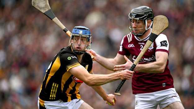 Stephen Donnelly, Kilkenny, and Pádraic Mannion, Galway, in Leinster SHC Final action. Photo by Ray McManus/Sportsfile