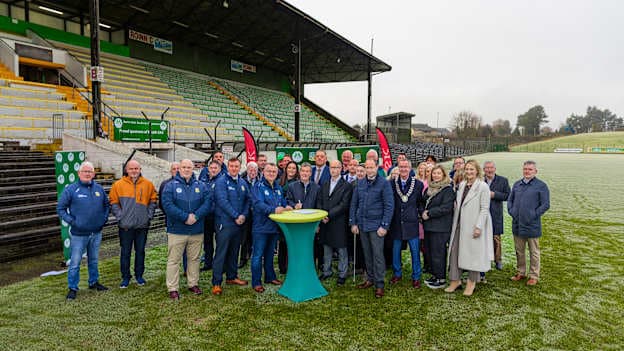 Contracts have been signed for the redevelopment of the stand at Páirc Tailteann in Navan.