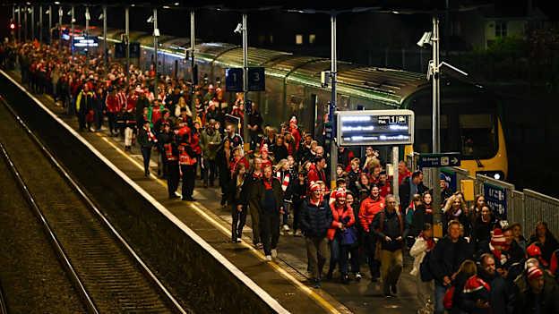 Cuala supporters make their way out of Newbridge train station to the stadium before the AIB Leinster GAA Senior Club Football Championship quarter-final match between Naas and Cuala at Cedral St Conleth's Park in Newbridge, Kildare. Photo by Piaras Ó Mídheach/Sportsfile.