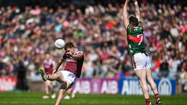 Tús á chur le scléip Chraobhchomórtas Sinsear Peile na hÉireann Dé Sathairn