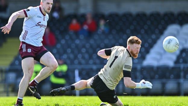 Céin D'Arcy, Galway, and Aidan Devaney, Sligo, in Connacht SFC action at Markievicz Park. Photo by Piaras Ó Mídheach/Sportsfile