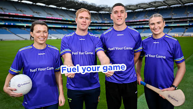 Safefood, in collaboration with the GAA, today launched 'Fuel Their Game', a new suite of resources designed to support youth players, parents, and coaches in making informed food choices to enhance their Gaelic games activity and overall health and wellbeing. Pictured at the launch in Croke Park are, from left, Kilkenny Camogie Player Mairead Kennedy, Tipperary Hurler Jason Forde, Kerry Footballer Joe O’Connor and Dublin Ladies footballer Leah Caffrey demonstrating the importance of healthy eating and hydration for peak performance. For more information and to access the resources, visit: https://learning.gaa.ie/fueltheirgame. Photo by David Fitzgerald/Sportsfile