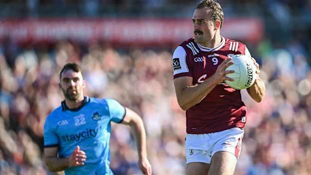 John Maher, Galway, and Seán MacMahon, Dublin, in All-Ireland SFC action. Photo by Piaras Ó Mídheach/Sportsfile