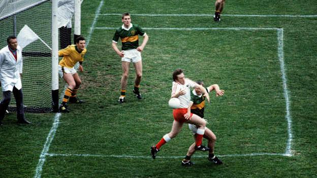 Paudge Quinn, Tyrone, contests possession with Paidi O Se of Kerry, as Tom Spillane and goalkeeper Charlie Nelligan look on, during the 1986 All-Ireland SFC Final. Photo by Ray McManus/Sportsfile