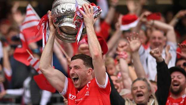 Louth captain Sam Mulroy lifts the Delaney cup after the Leinster GAA Football Senior Championship final match between Louth and Meath at Croke Park in Dublin. Photo by Ramsey Cardy/Sportsfile.