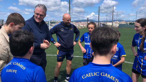 Uachtarán CLG, Jarlath Burns, giving some words of wisdom to the Gaelic Games Europe players. 