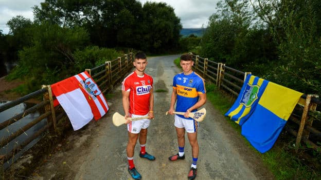 Pictured at Three Counties Bridge, where Cork and Tipperary meet, are Tipperary captain Colin English and Cork captain Shane Kingston, ahead of this weekends Bord Gáis Energy GAA Hurling U-21 All-Ireland Final. 
