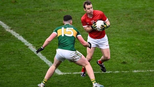 Darragh O'Sullivan, Dingle, and Seánie O'Connor, Clonmel Commercials, in AIB Munster Club SFC action. Photo by Piaras Ó Mídheach/Sportsfile