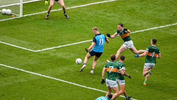Paul Mannion shoots a late point to give Dublin the lead in the All-Ireland SFC Final against Kerry.