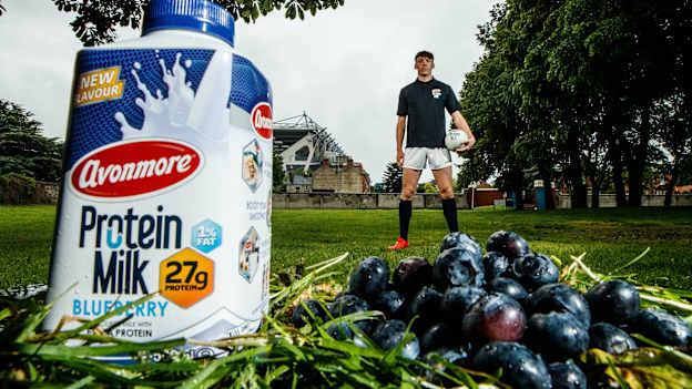 Kerry Footballer David Clifford launched the brand-new Blueberry flavour Avonmore Protein Milk, just in time for a busy summer of sport. Avonmore Protein Milk is proud to partner with GAA players as part of their training regime. A contribution from each litre of Avonmore Protein Milk sold is redirected towards GAA initiatives to fund grass roots GAA and GPA player development programmes.