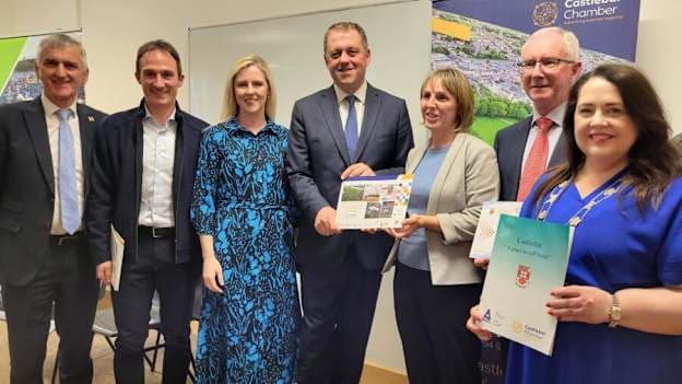 Martin McLoughlin, Alan Dillon, Lisa Chambers, Minister Thomas Byrne, Maria Staunton, John Caulfield, and Anne Conlon pictured in Castlebar last week.