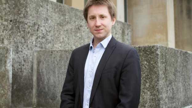 Benjamin Grobman, a native New Yorker who works as an orchestra conductor in Vienna, is Gaelic Games Europe's Handball Officer. 